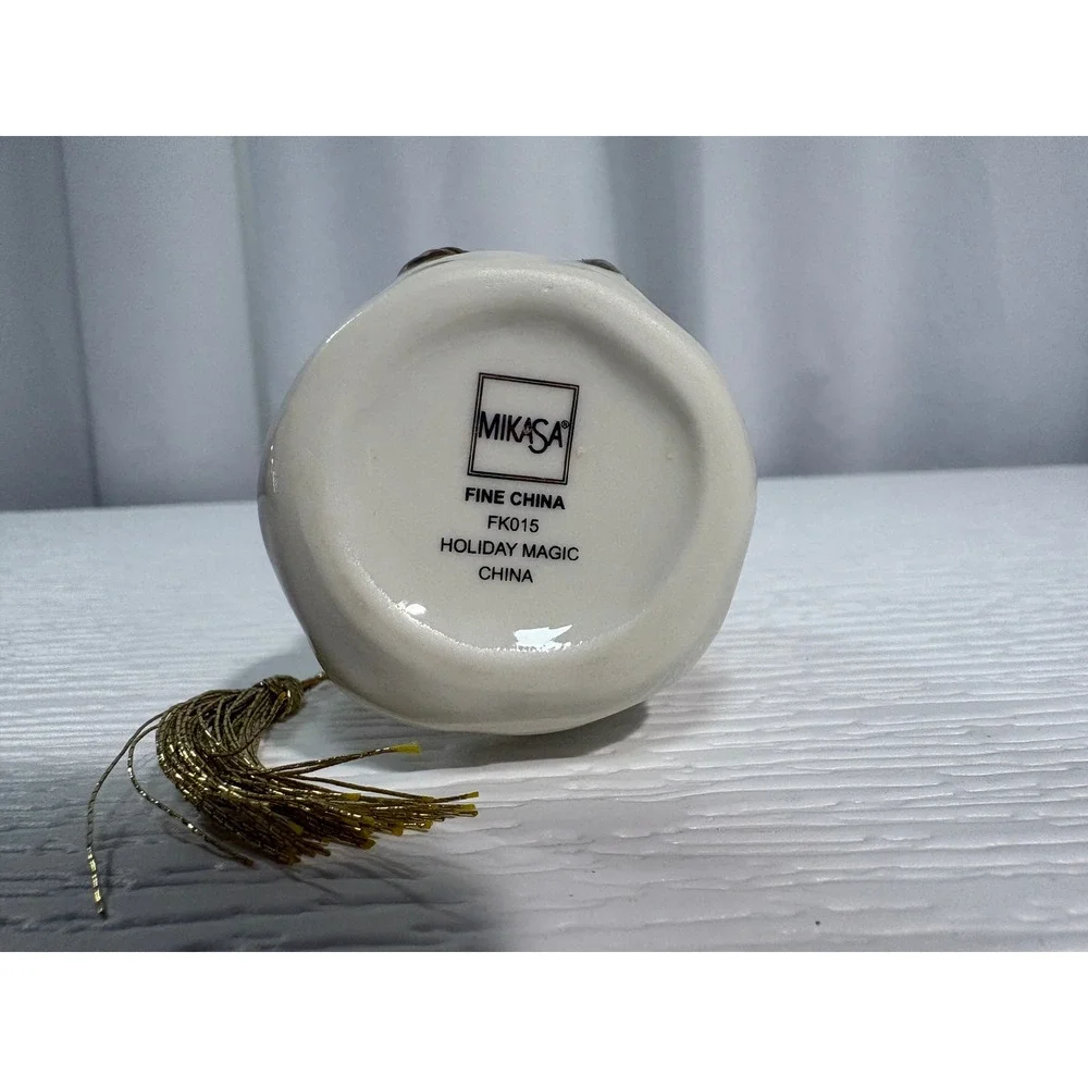 Mikasa Holiday Magic Santa Snow Globe Ornament Fine China FK015 Gold Trim S0040